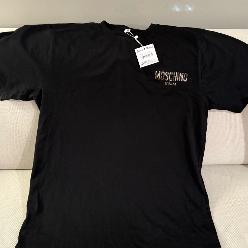 Moschino t shirt
